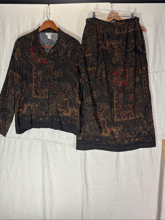 Pendleton Dresses & Skirts - Pendleton Black Paisley Two Piece Skirt and Blouse Set 100% Rayon